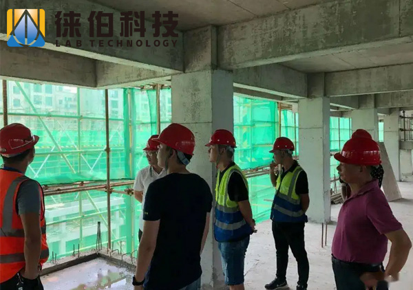 实验室监工现场.jpg